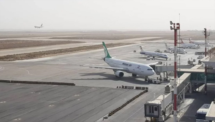 আকাশসীমা আংশিক খুলে ছয় বিমানবন্দর চালু করলো ইরান